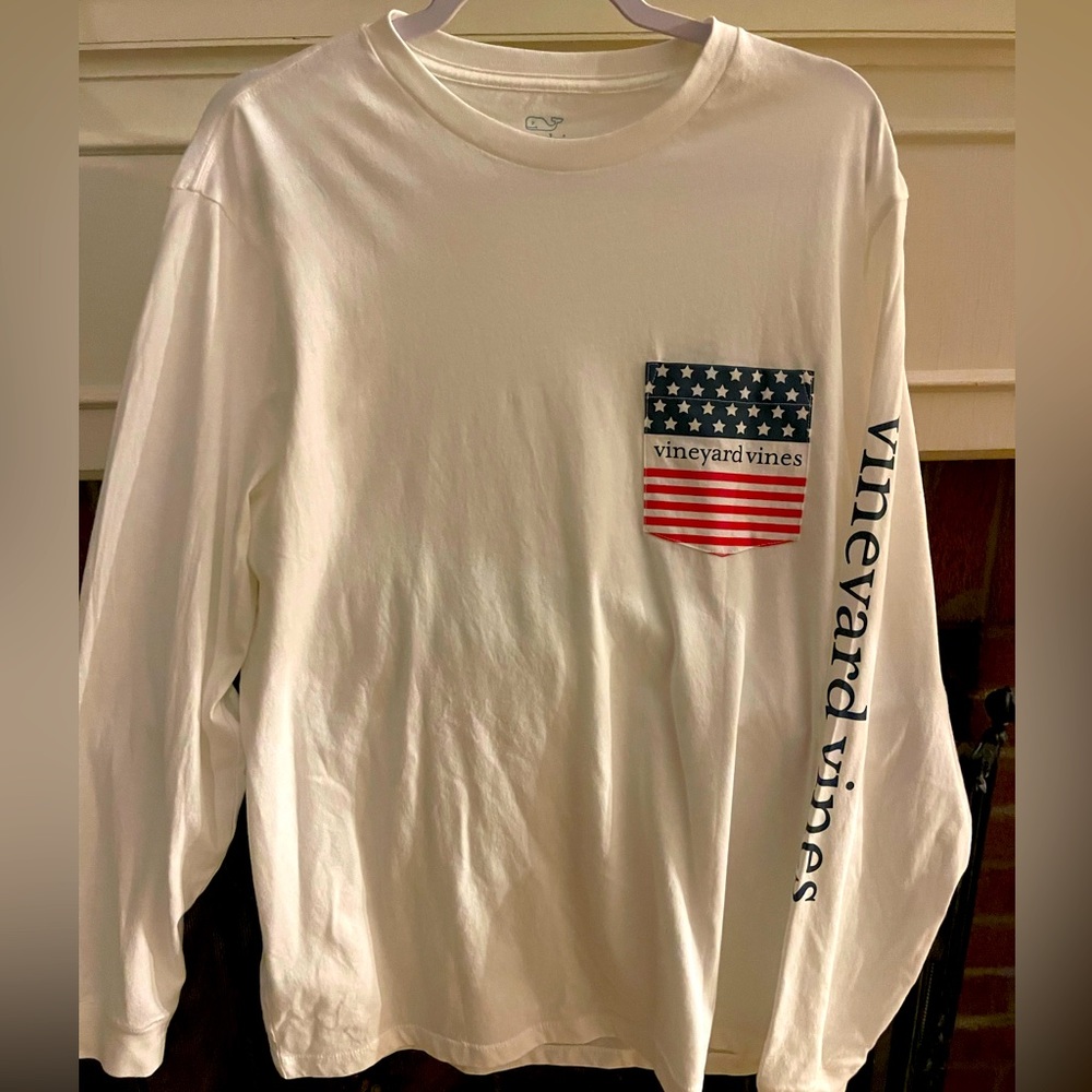 Mens Vineyard Vines medium long sleeve shirt